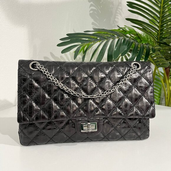Chanel Black Striped Calfskin 2.55 Reissue 226 Double Flap Bag - Picture 1 of 15